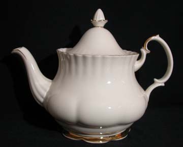 Royal Albert Affinity Gold Teapot & LId