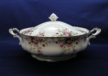 Royal Albert Cottage Garden Vegetable Bowl - Covered