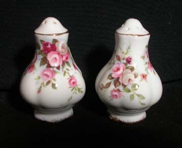Royal Albert Cottage Garden Salt & Pepper Set
