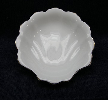 Royal Albert Val Dor Sweet Dish - Scallop