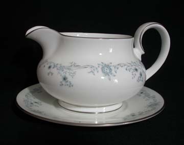 Royal Doulton Angelique H4997 Gravy Boat & Underplate