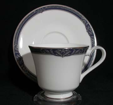Royal Doulton Byron H5268 Cup & Saucer