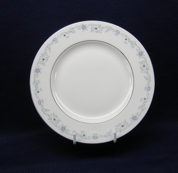 Royal Doulton Angelique H4997 Plate - Salad