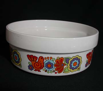 Lord Nelson Pottery Gaytime Vegetable/Fruit Bowl - Glazing