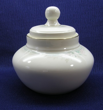 Royal Doulton Matinee Sugar Bowl & Lid