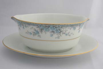 Noritake Avalon  3390 Gravy/Attached Underplate