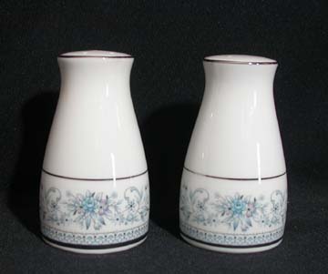 Noritake Blue Hill - 2482 Salt & Pepper Set