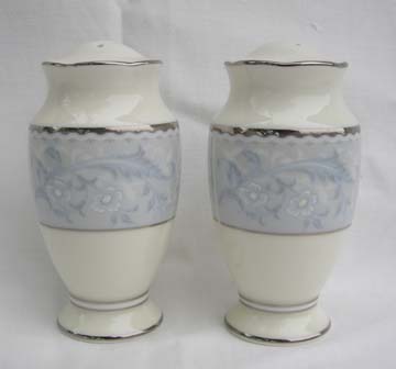 Noritake Montebello  7605 Salt & Pepper Set