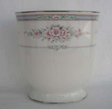 Noritake Rothschild  7293 Vase