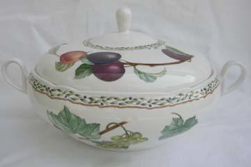 Noritake Royal Orchard  9416 Vegetable Bowl - Covered