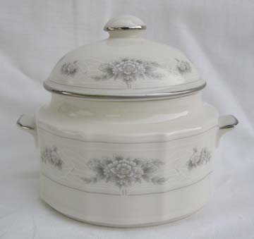 Noritake Southern Lace  7301 Sugar Bowl & Lid