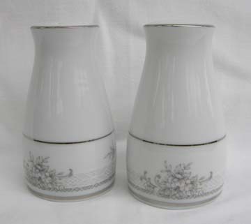 Noritake Sweet Leilani  3482 Salt & Pepper Set