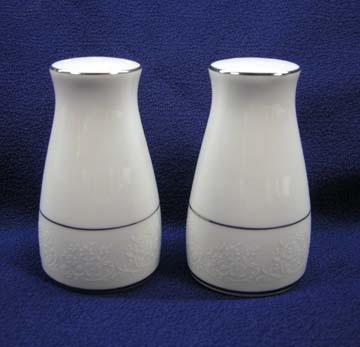 Noritake Tahoe  2585 Salt & Pepper Set