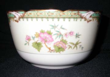 Noritake Tremont Cranberry Bowl