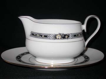 Noritake Tullamore 3364 Gravy Boat & Underplate