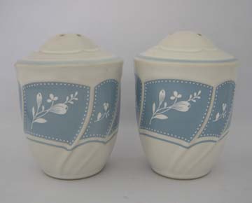 Noritake Victory Blue  8673 Salt & Pepper Set