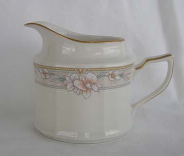 Noritake Windsor Garden  7302 Creamer - Small