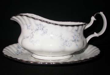 Royal Albert Brides Choice Gravy Boat & Underplate