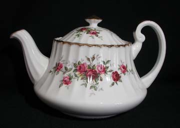 Paragon County Fair Tea Pot & Lid - Large