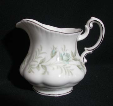 Paragon Debutante Creamer - Small