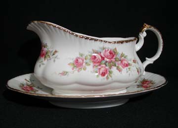 Paragon Elizabeth Rose Gravy Boat & Underplate