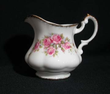 Paragon Elizabeth Rose Creamer - Small