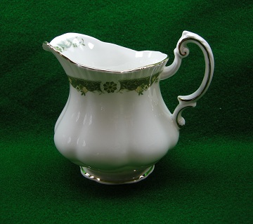 Paragon Lynwood Creamer - Large