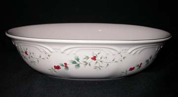 Pfaltzgraff Winterberry Vegetable Bowl - Oval