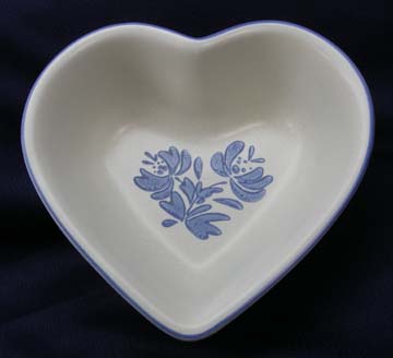 Pfaltzgraff Yorktowne Heart Shaped Bowl