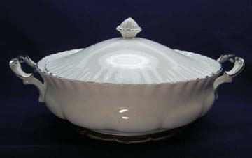 Royal Albert Chantilly - Platinum Vegetable Bowl - Covered