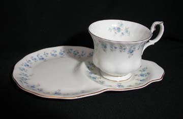 Royal Albert Memory Lane - Made In England Hostess Set - Oval