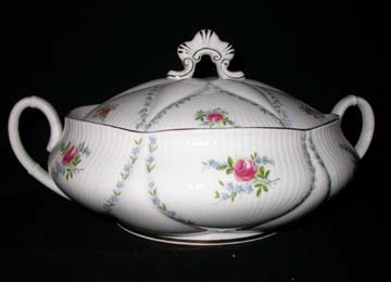 Royal Albert Minuet - Pink & Blue Vegetable Bowl - Covered