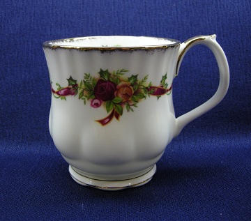 Royal Albert Old Country Roses - Holiday Ribbons Mug