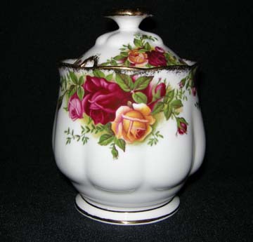 Royal Albert Old Country Roses - Made In England Jam/Jelly & Lid