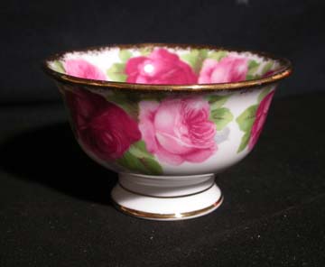 Royal Albert Old English Rose Sugar - Footed