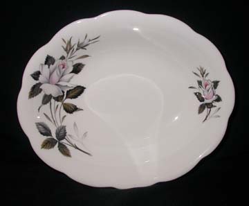 Royal Albert Queens Messenger Vegetable Bowl - Oval