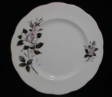 Royal Albert Queens Messenger Plate - Dinner