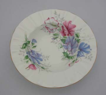 Royal Albert Sweet Pea - Friendship Series Sweet Dish