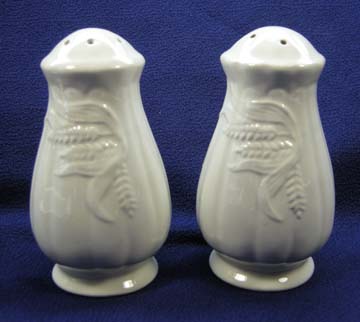 Royal Crownford White Wheat Salt & Pepper Set