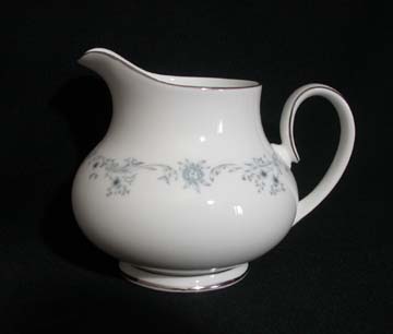 Royal Doulton Angelique H4997 Creamer - Large