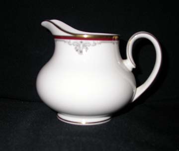 Royal Doulton Cambridge H5107 Creamer - Large