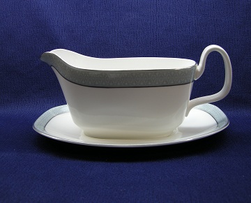 Royal Doulton Etude  H5003 Gravy Boat & Underplate