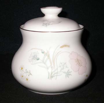 Royal Doulton Flirtation H5043 Sugar Bowl & Lid