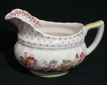 Royal Doulton Grantham D5477 Creamer - Large