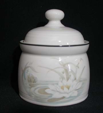 Royal Doulton - Lambethware Hampstead LS 1053 - Fresh Flowers Series Sugar Bowl & Lid