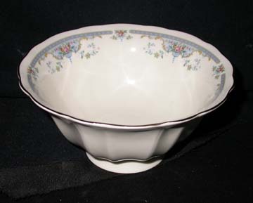 Royal Doulton Juliet  H5077 Pedestal Serving Bowl