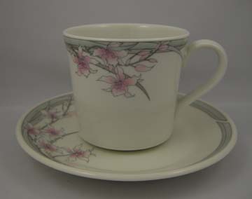 Royal Doulton - Lambethware Mayfair LS1052 Cup & Saucer