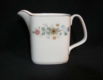 Royal Doulton Pastorale H5002 Creamer - Large