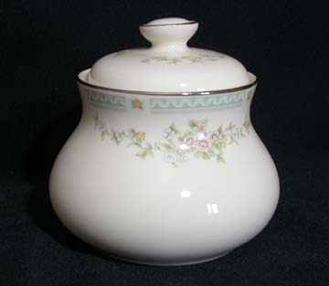 Royal Doulton Stephanie H5092 The Romance Collection Sugar Bowl & Lid