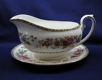 Royal Grafton Malvern Gravy Boat & Underplate